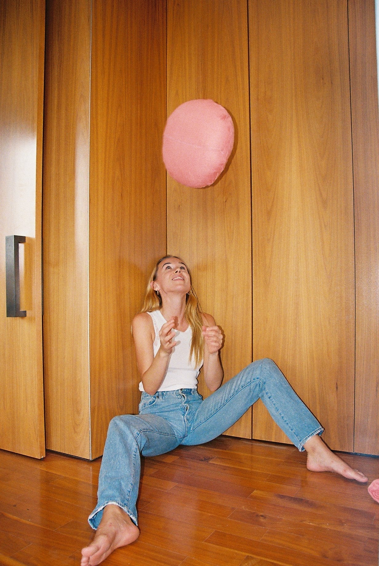 neck cushion, neck pillow